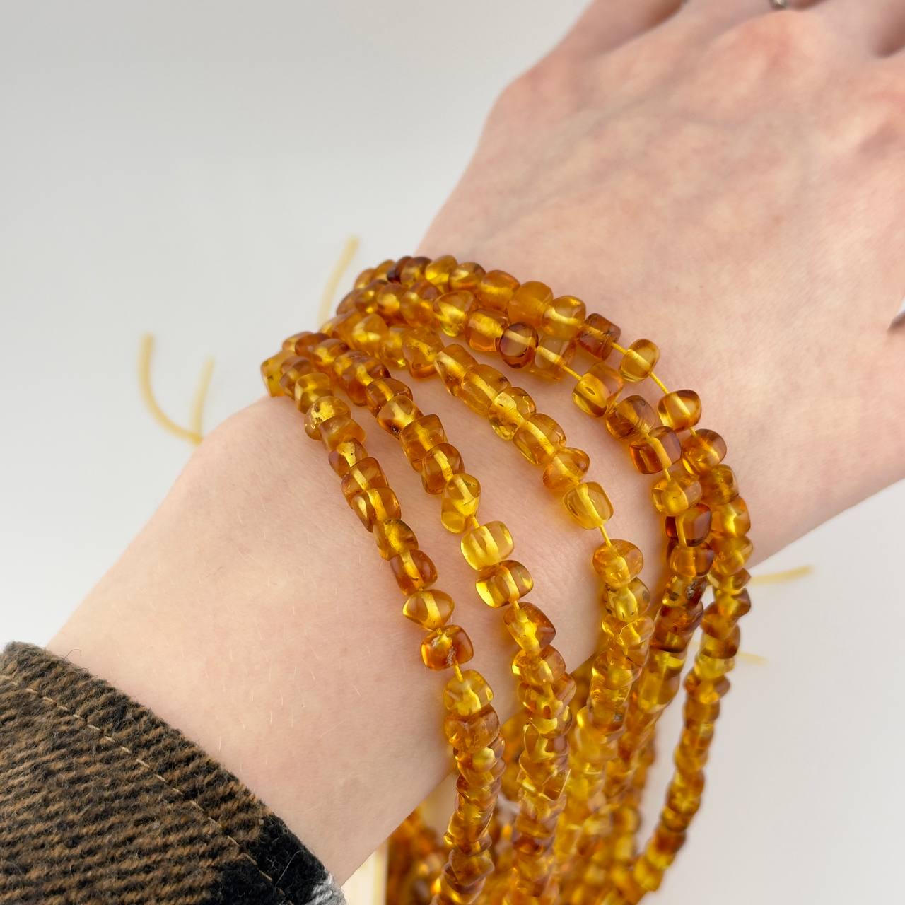 Бусины Янтарь натуральный размер 5мм